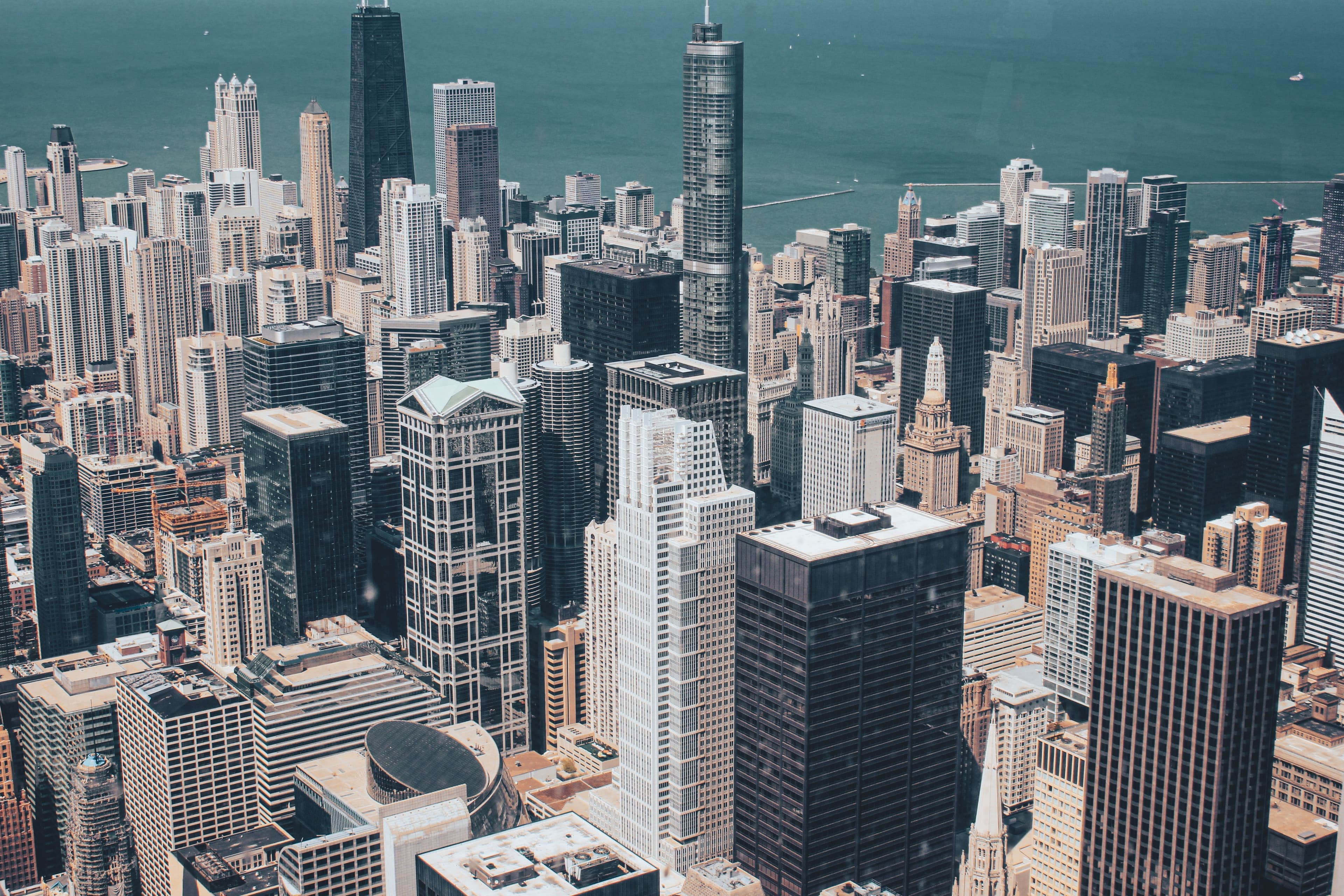 Aerial skyline view of downtown Chicago, Illinois — real estate investment opportunities