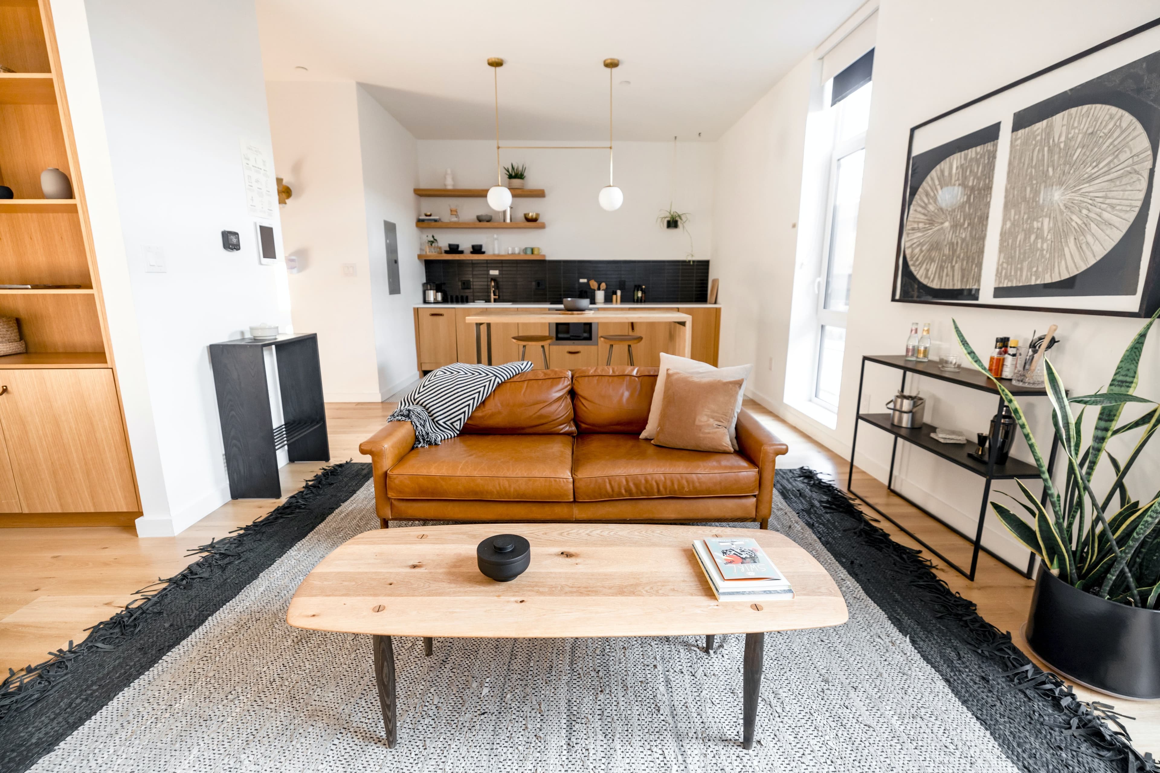 Dynamic Pricing for Airbnb: How to Set Rates That Maximize Revenue Year-Round